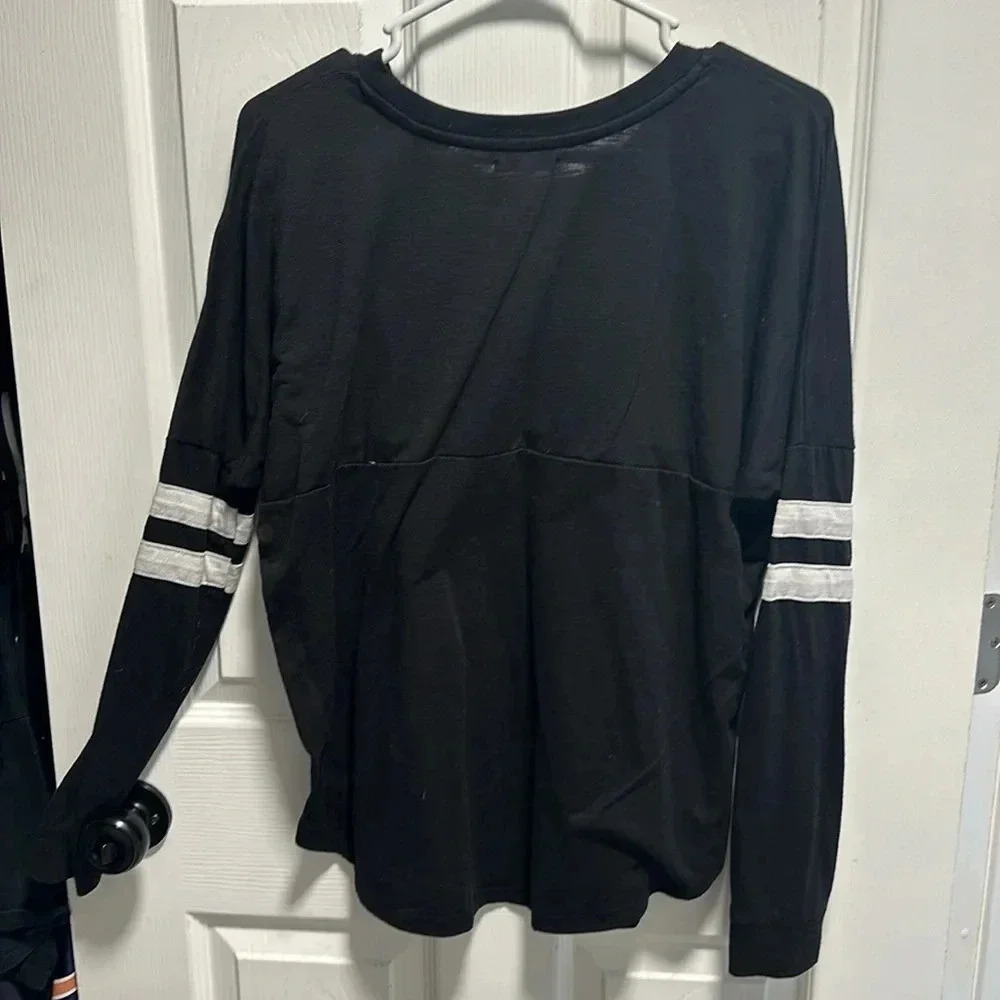 Maurice’s coffee graffic long sleeve top. - Picture 5 of 5